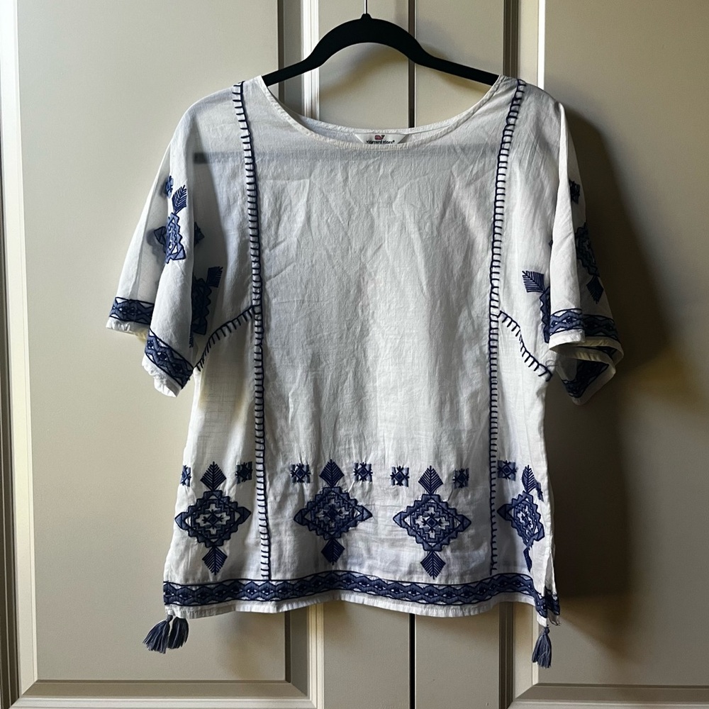 Vineyard Vines Embroidered Tassel Top White and Blue Size Small